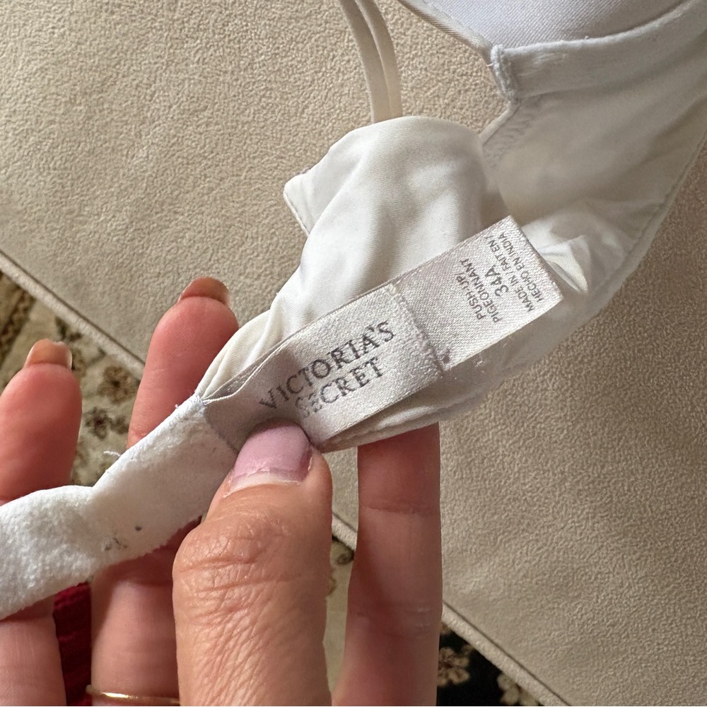 Bundle of two white push up bras 34A Victorias Secret and Flirtitude - Picture 6 of 6